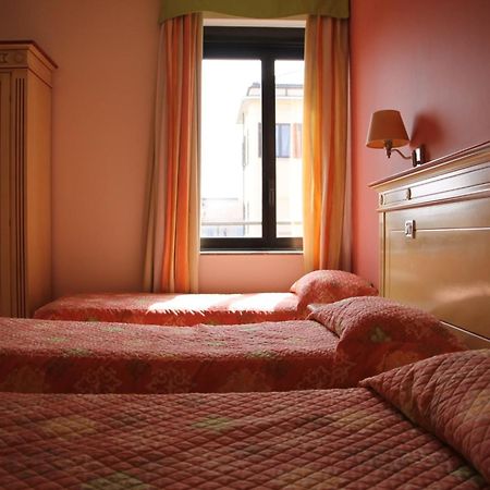 Hotel Matteotti Vercelli Esterno foto