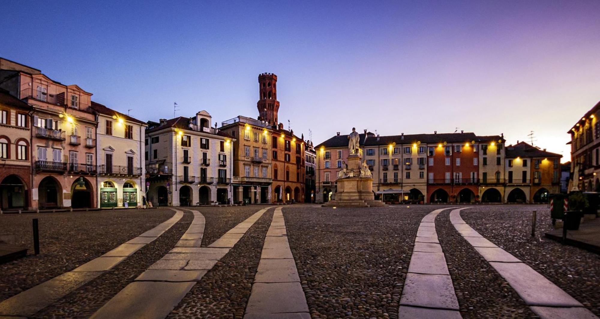 Hotel Matteotti Vercelli Esterno foto
