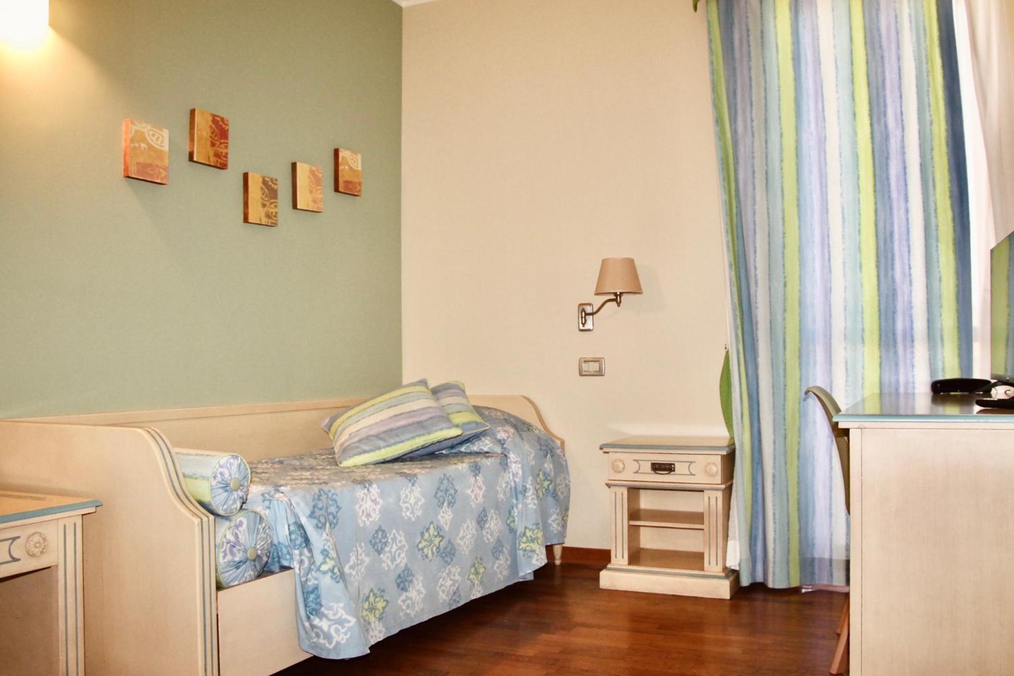 Hotel Matteotti Vercelli Esterno foto