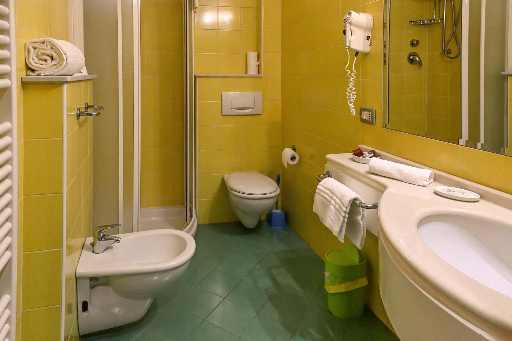 Hotel Matteotti Vercelli Esterno foto