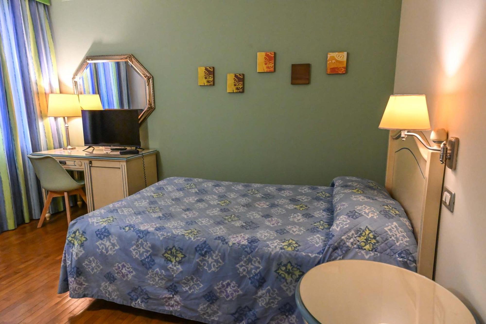Hotel Matteotti Vercelli Esterno foto