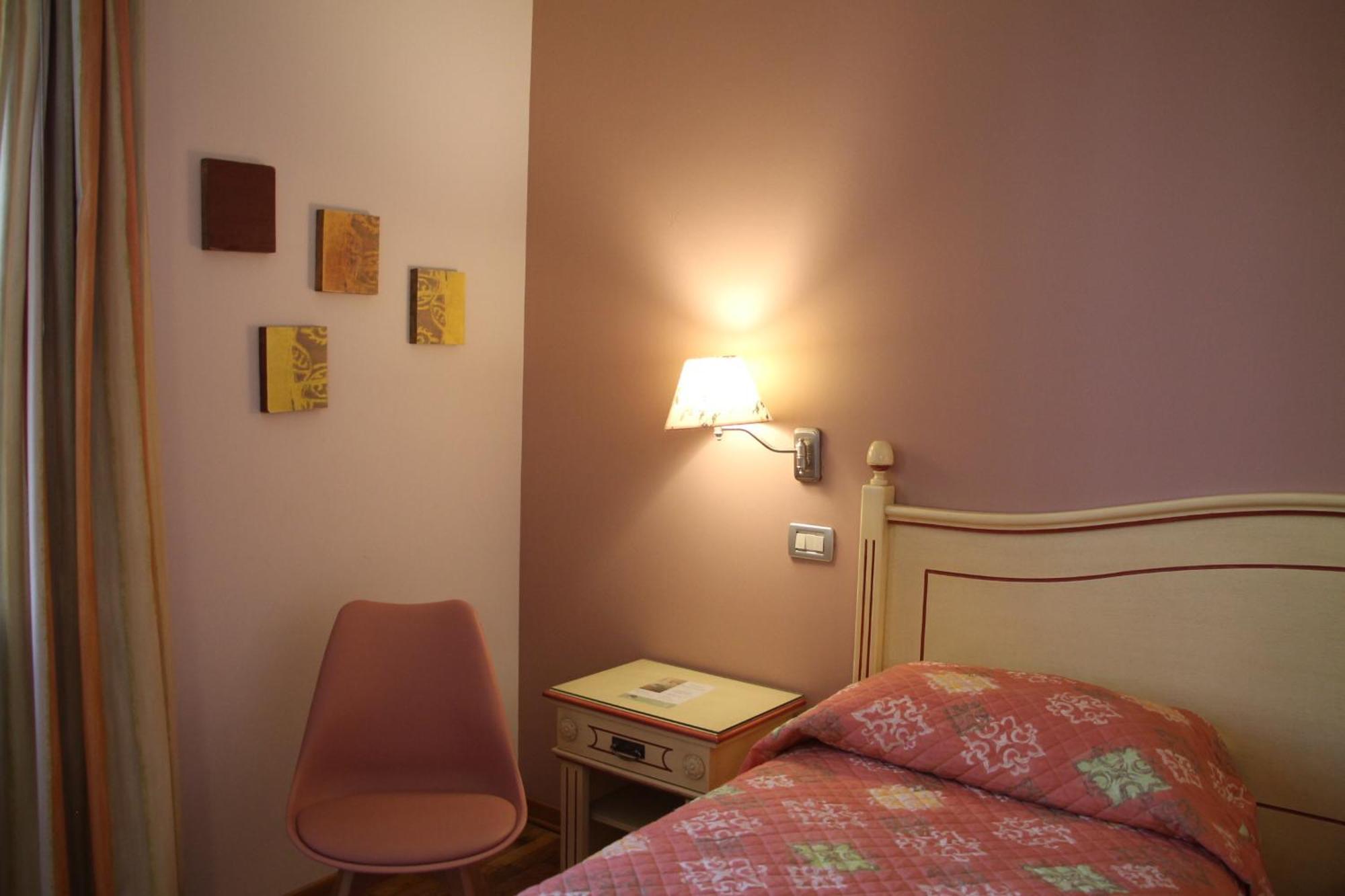 Hotel Matteotti Vercelli Esterno foto